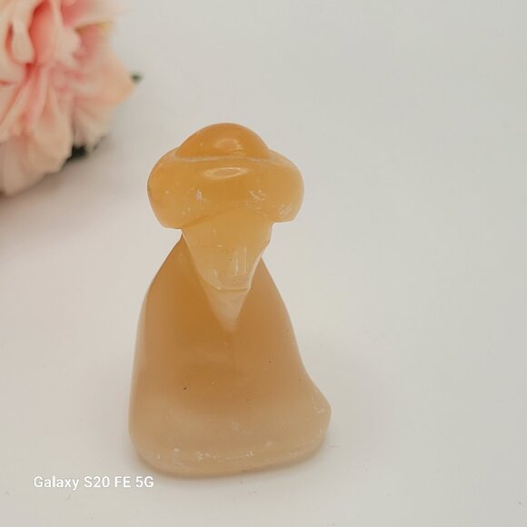 Vintage Russian Selenite Stone Carved Figurine Sitting Man Folk Art 2" - Picture 1 of 9